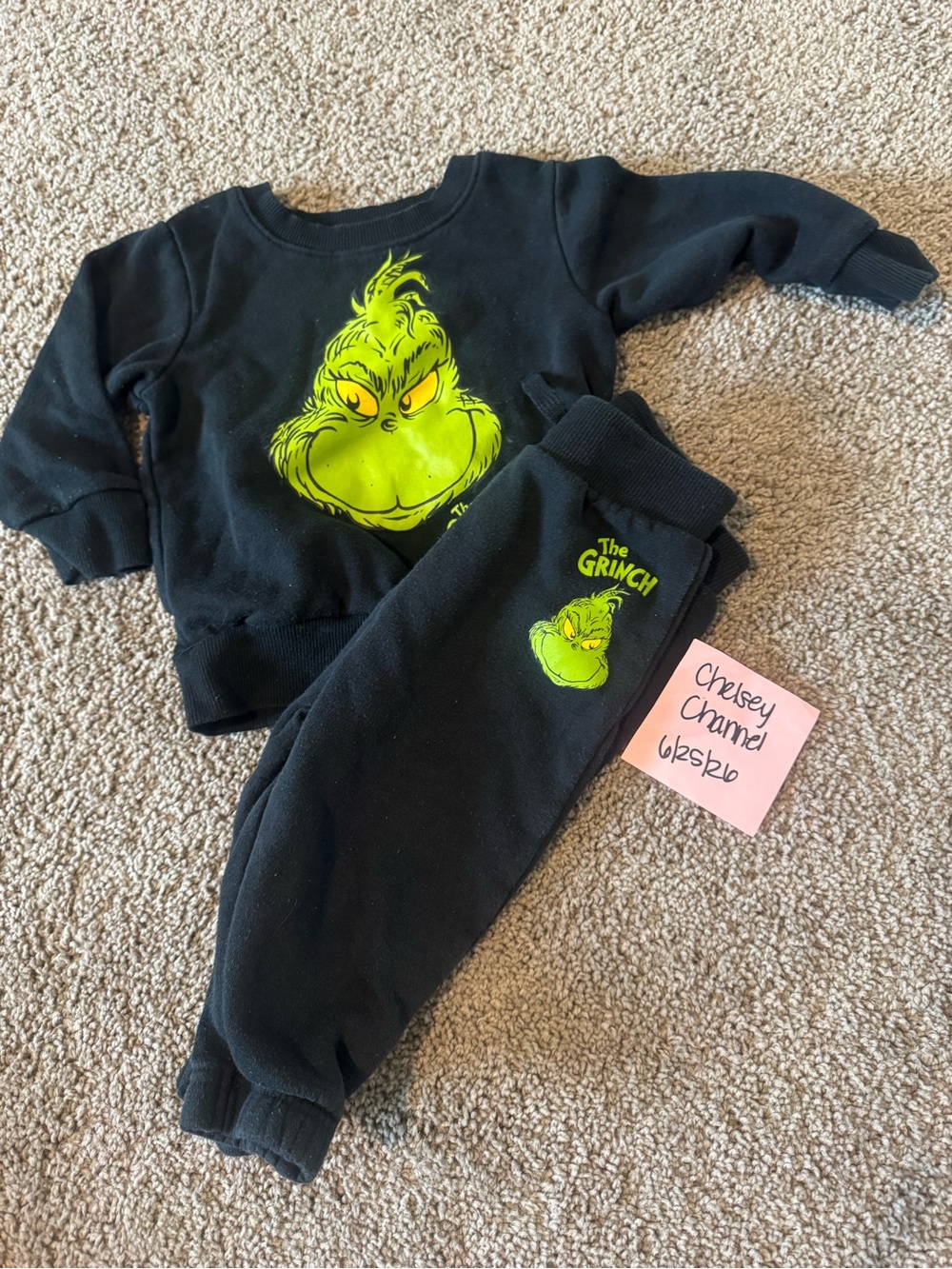 The Grinch Kids Black Matching Sweatshirt & Jogger Set - Green Graphic